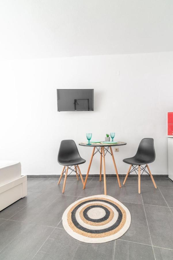 Modern Studio Near Downtown イラクリオン エクステリア 写真